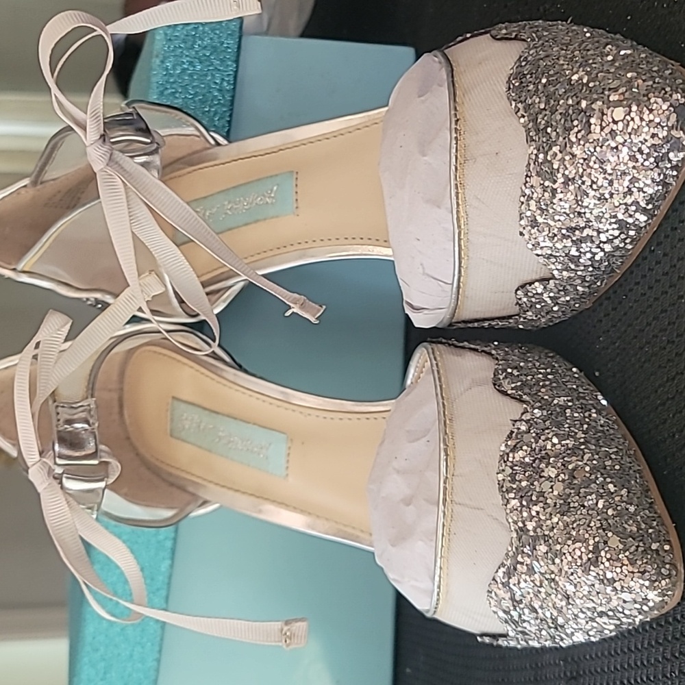Bleu by Betsey Johnson SB-Bella Silver Glitter Woman's size 8.5